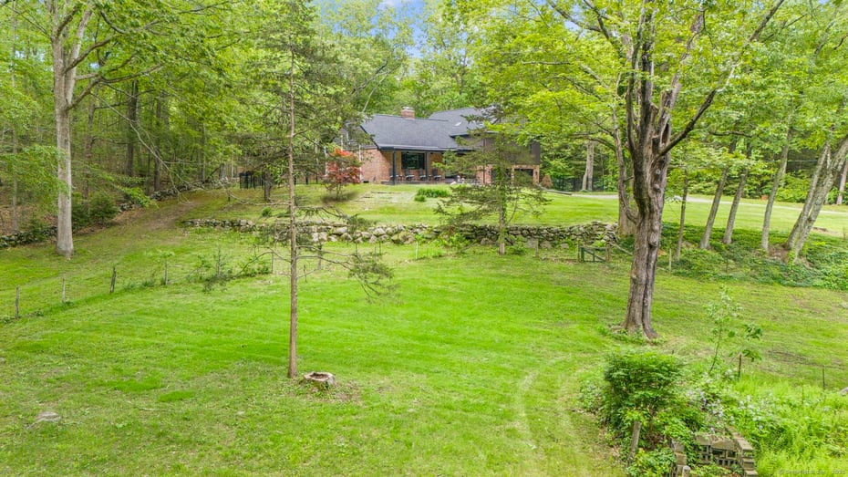 319 Nonnewaug Road Photo 8