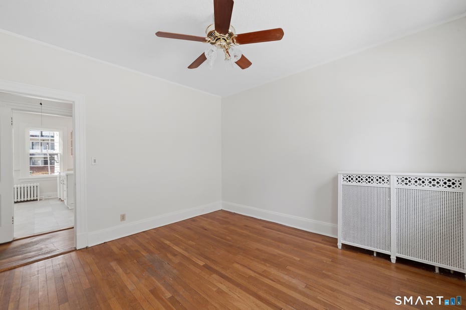 781 Farmington Avenue Photo 21