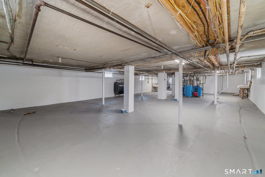 781 Farmington Avenue Photo 22