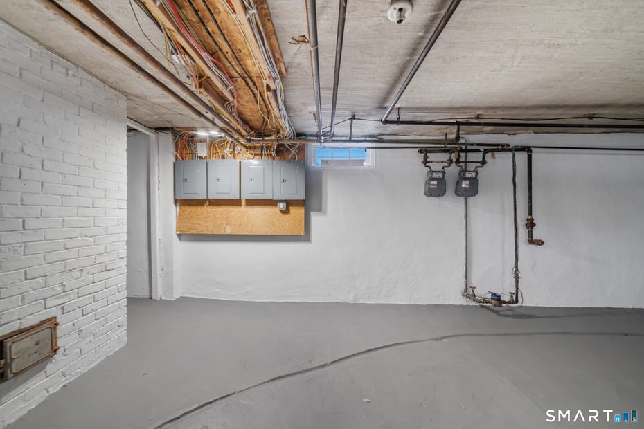 781 Farmington Avenue Photo 23