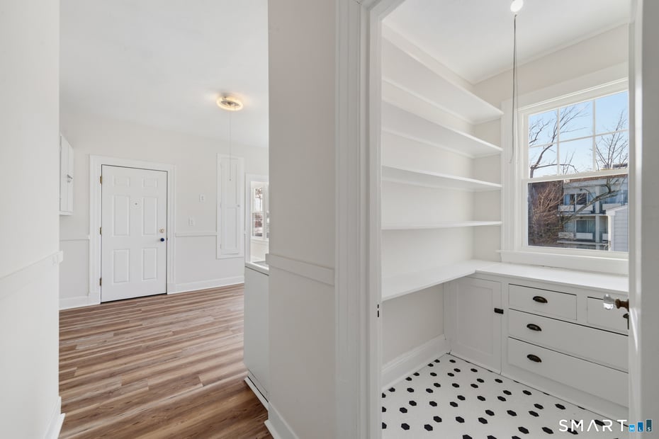 781 Farmington Avenue Photo 29