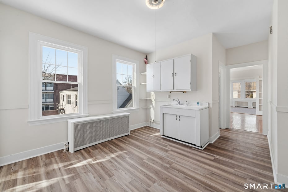 781 Farmington Avenue Photo 30