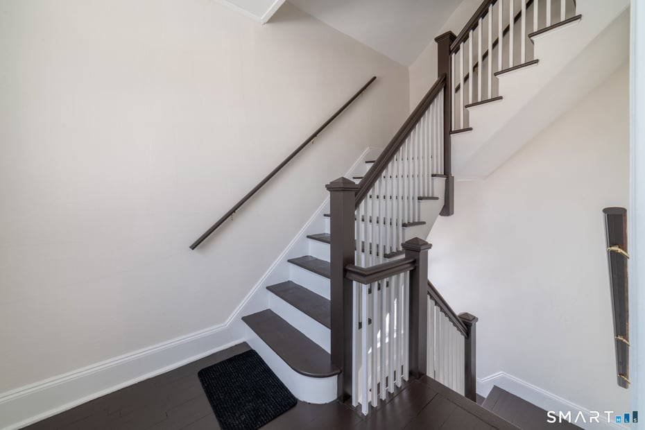 781 Farmington Avenue Photo 34