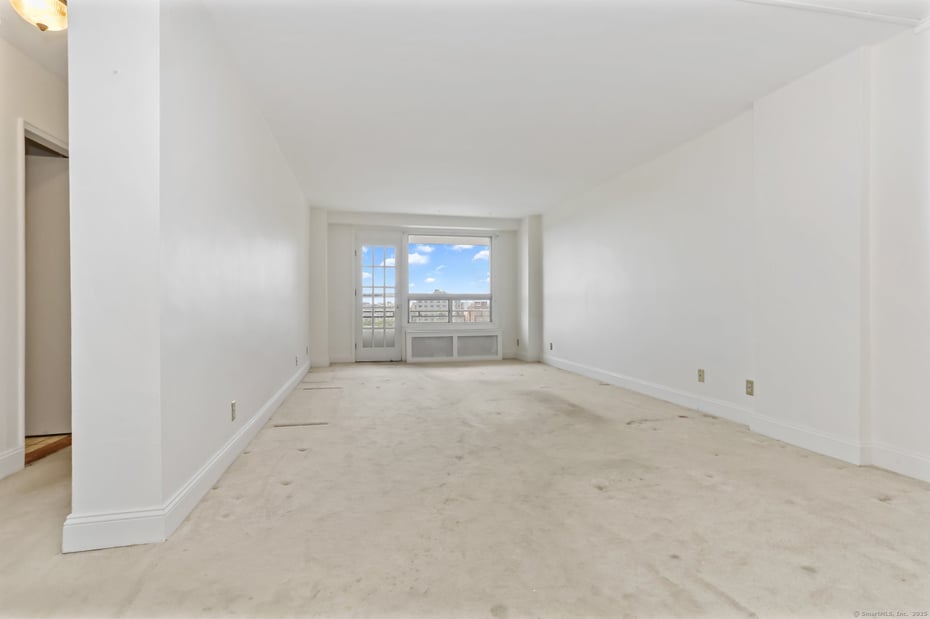 71 Strawberry Hill Avenue  #APT 1002 Photo 8