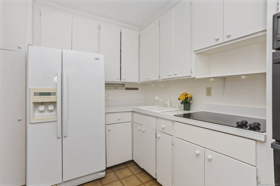 71 Strawberry Hill Avenue  #APT 1002 Photo 13