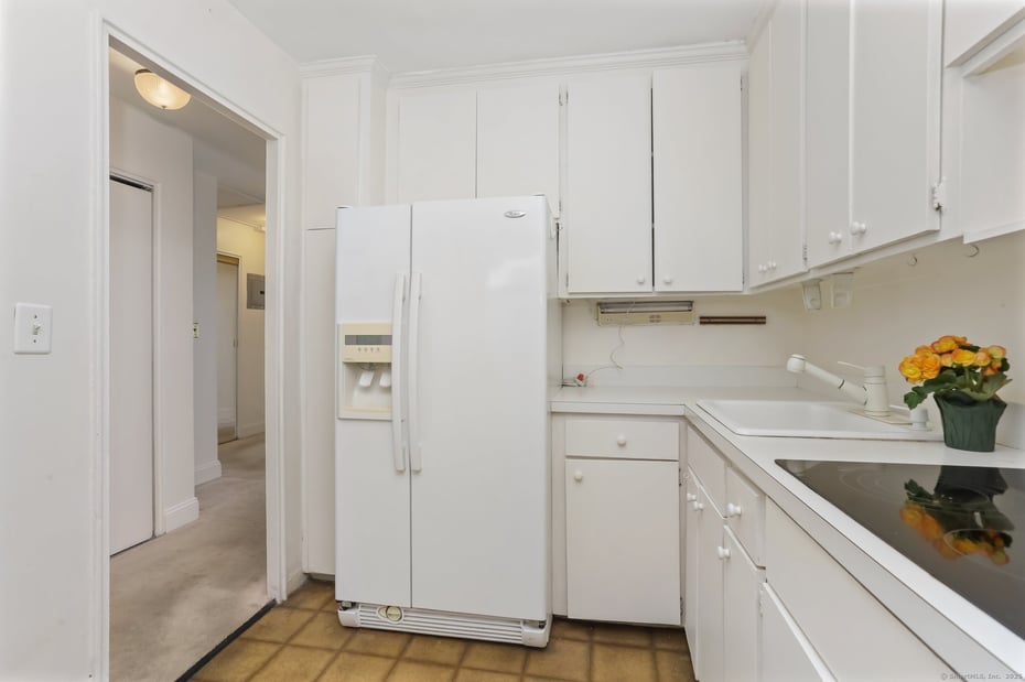 71 Strawberry Hill Avenue  #APT 1002 Photo 14