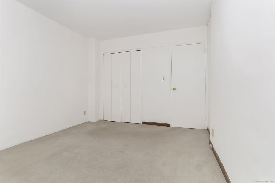71 Strawberry Hill Avenue  #APT 1002 Photo 19