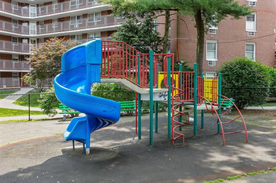 71 Strawberry Hill Avenue  #APT 1002 Photo 29