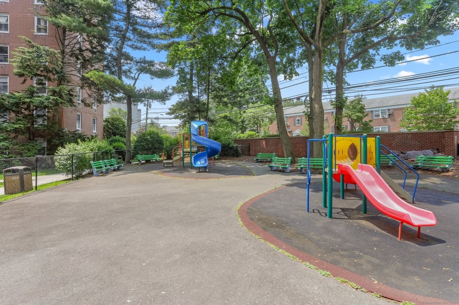 71 Strawberry Hill Avenue  #APT 1002 Photo 30