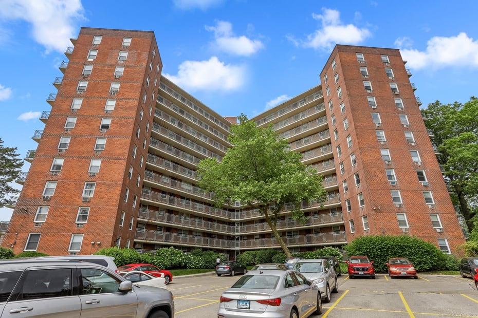 71 Strawberry Hill Avenue  #APT 1002 Photo 35