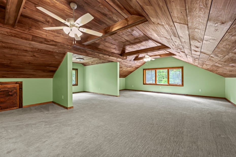 97 Taylor Road Photo 16