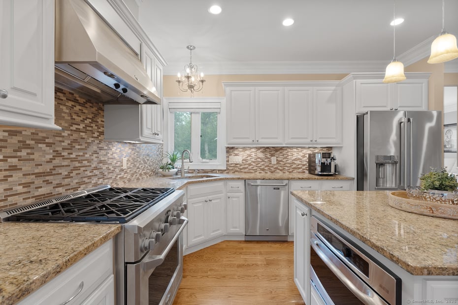2735 High Ridge Road Photo 8