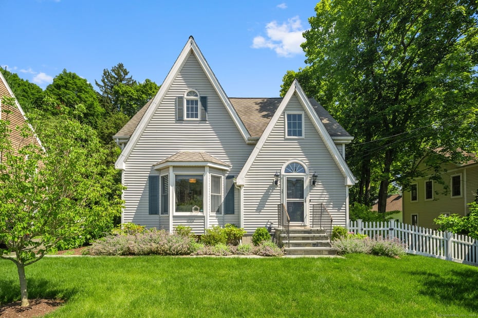12 Bailey Avenue Photo 1