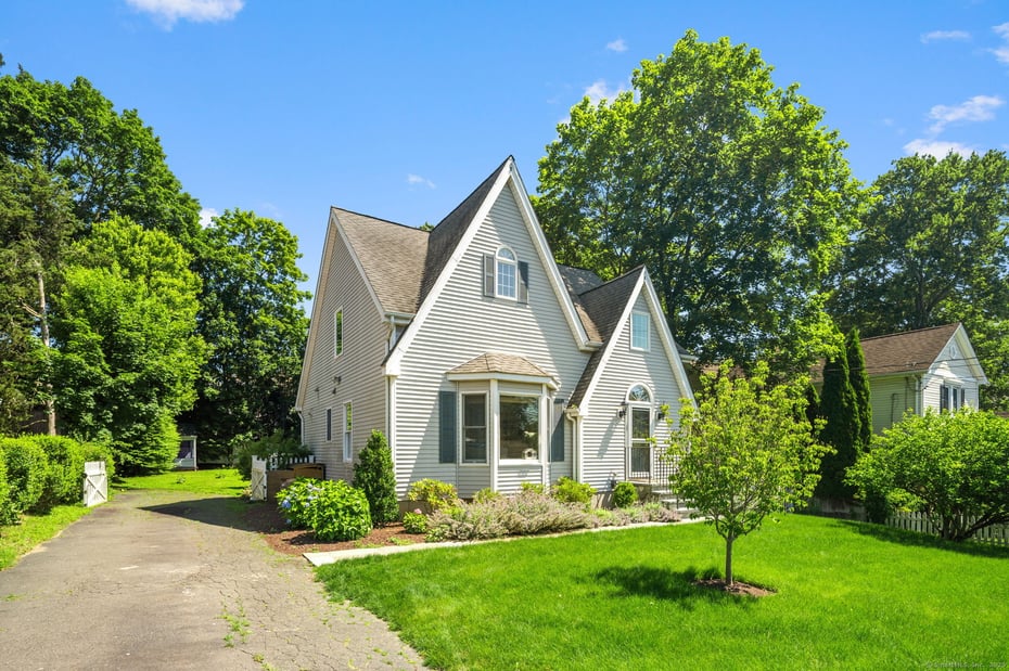 12 Bailey Avenue Photo 2
