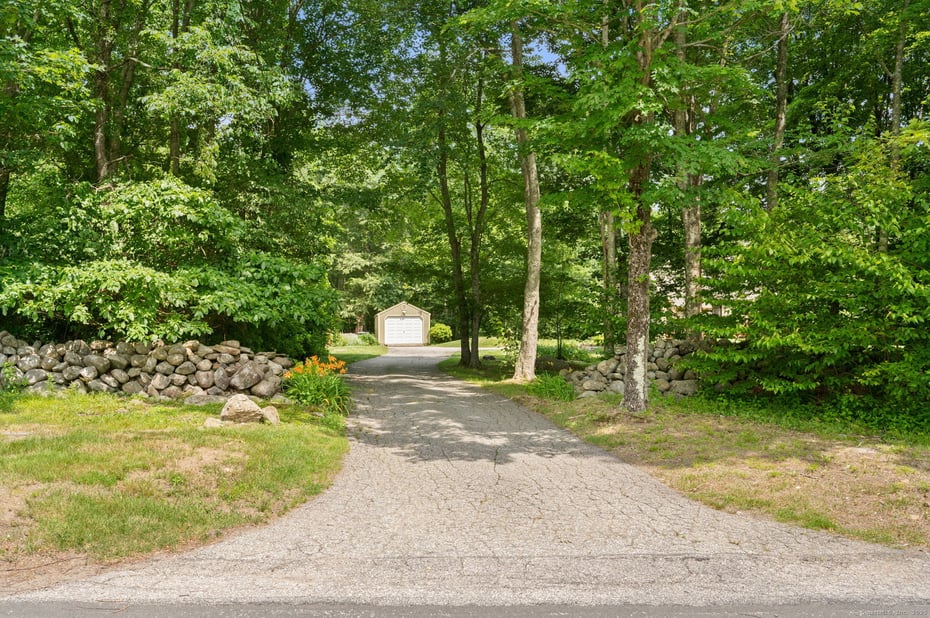810 West Road Photo 3