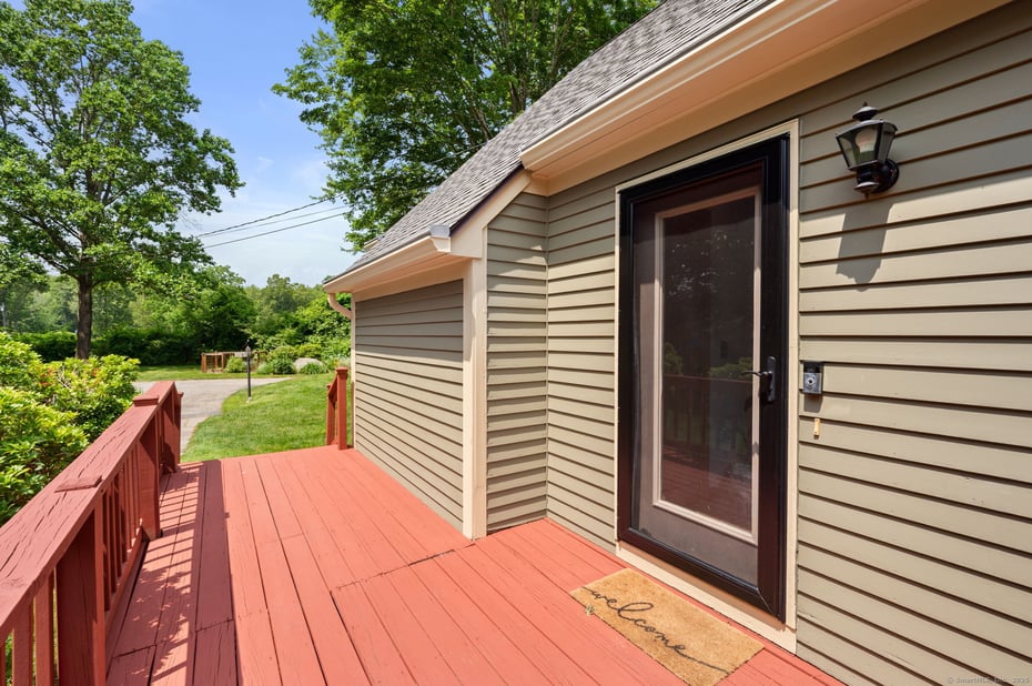 810 West Road Photo 6