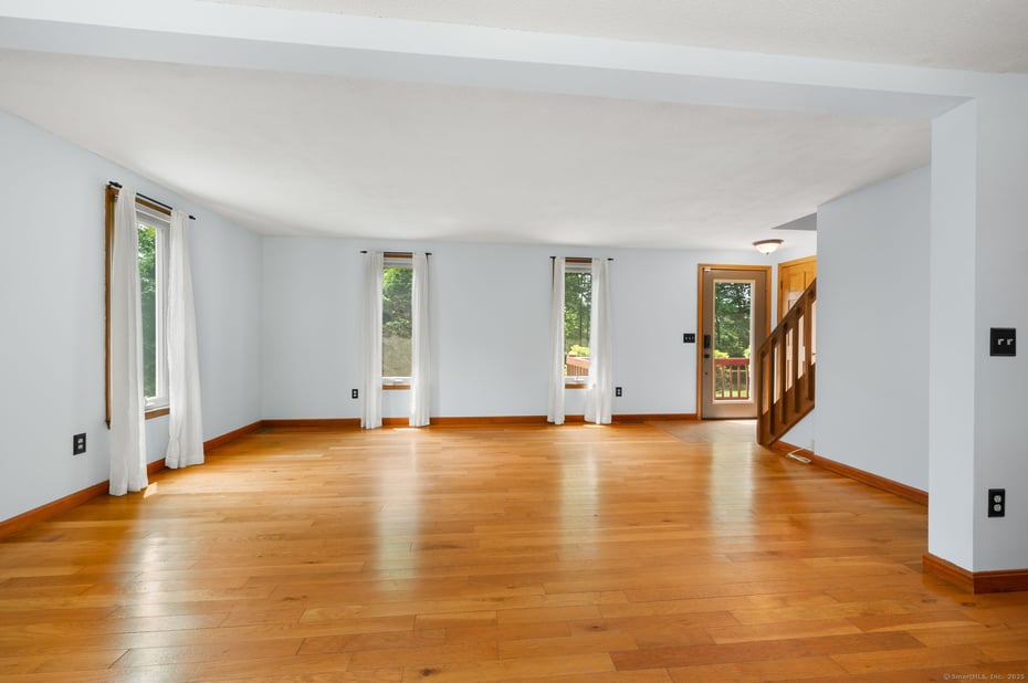 810 West Road Photo 14