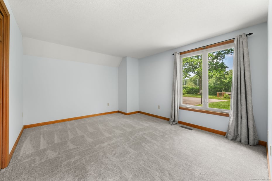 810 West Road Photo 21