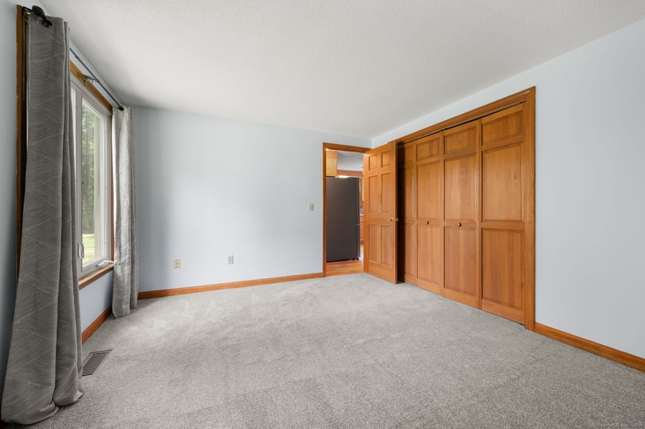 810 West Road Photo 22
