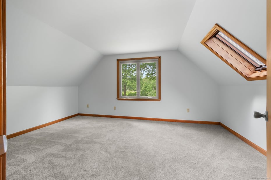 810 West Road Photo 23