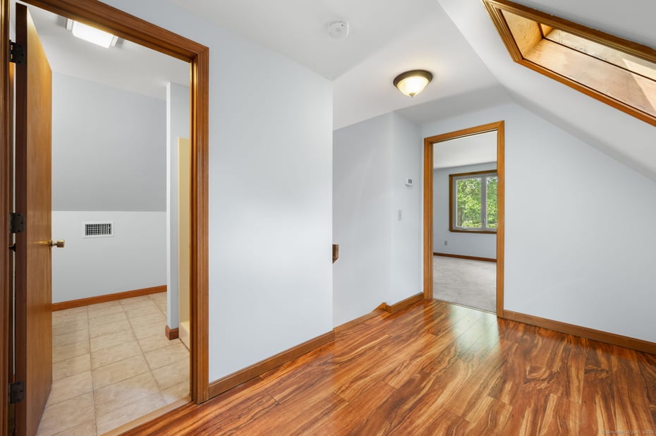 810 West Road Photo 26