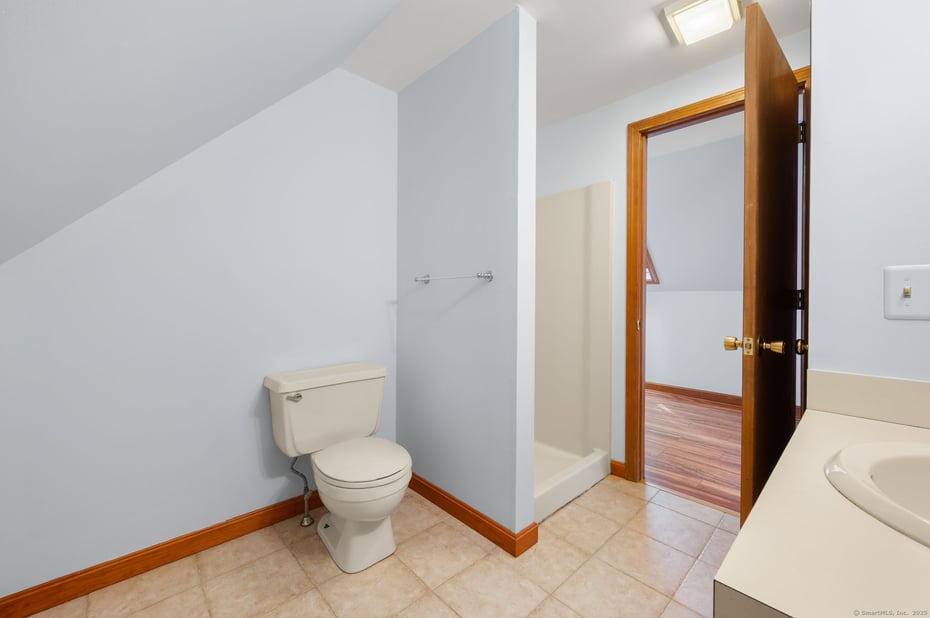 810 West Road Photo 28