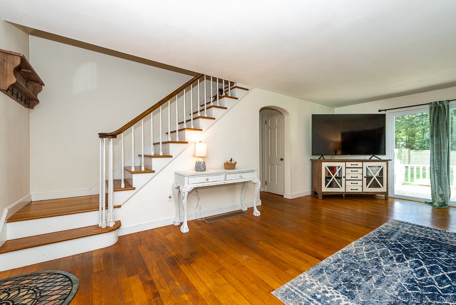 62 Hemlock Drive Photo 3