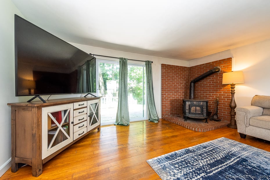 62 Hemlock Drive Photo 6