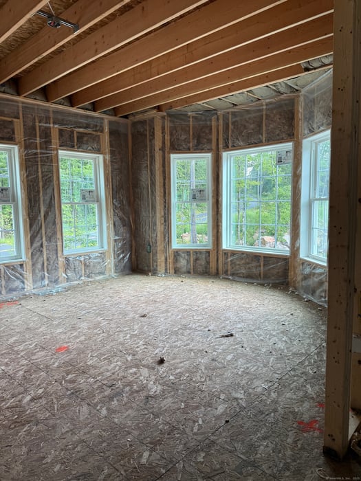 39 Jerome Avenue Photo 5