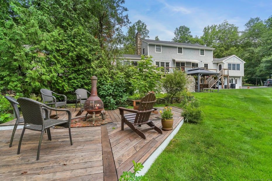 101 Golden Hill Street Photo 26