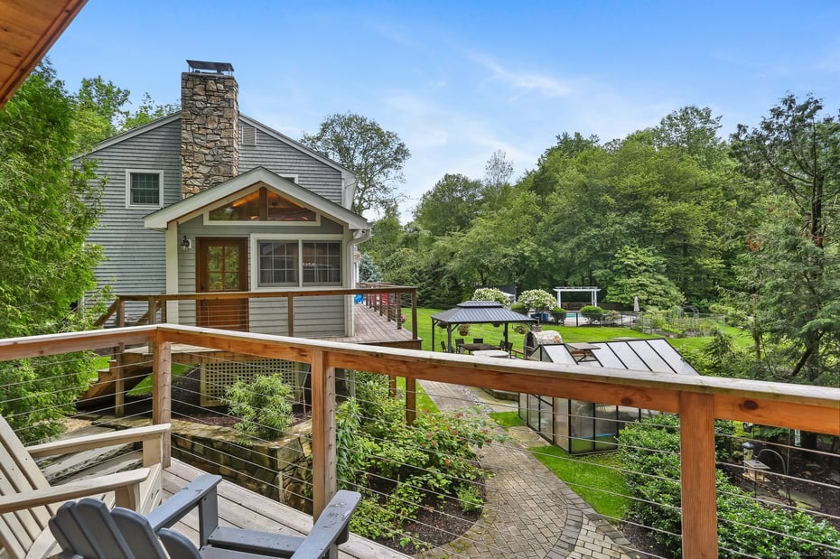 101 Golden Hill Street Photo 30