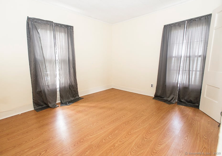 685 Kent Road Photo 17