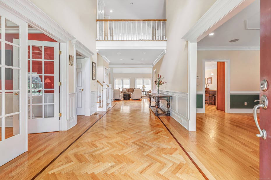 28 Aldo Drive Photo 2