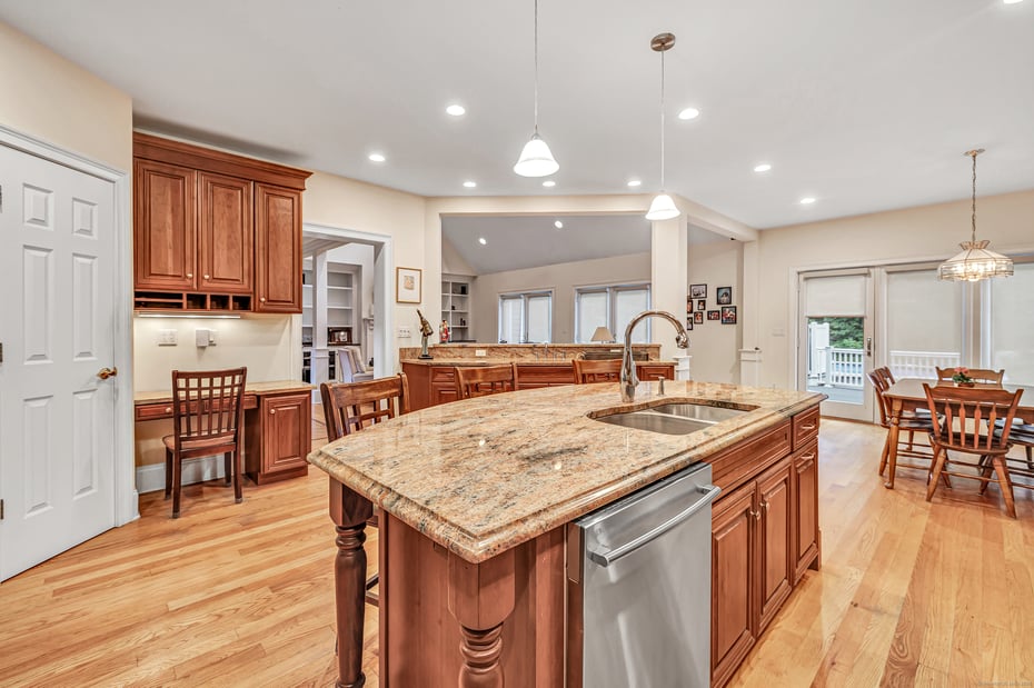 28 Aldo Drive Photo 16