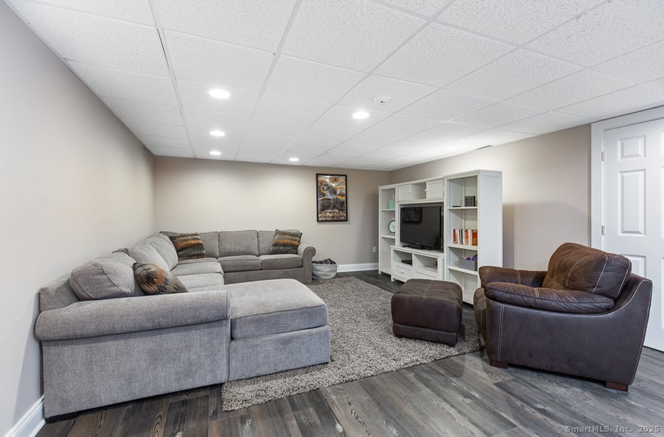 9 Tallwood Road Photo 38