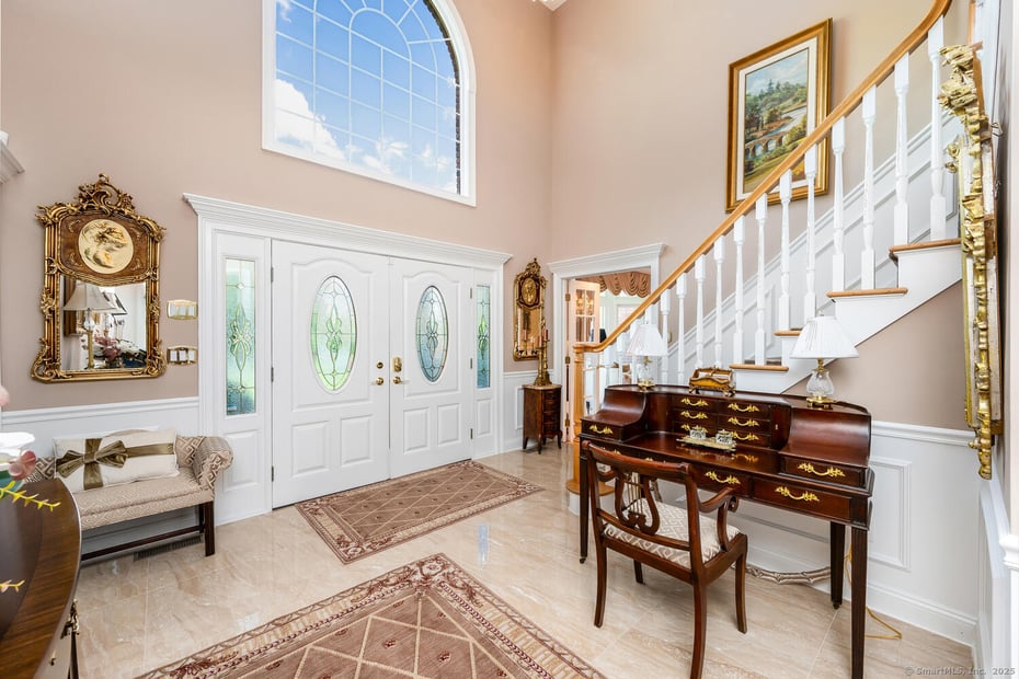 90 Soundview Avenue Photo 3