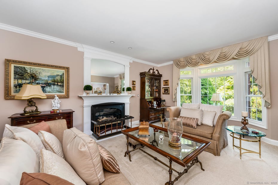 90 Soundview Avenue Photo 6