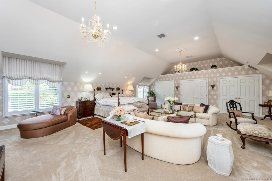 90 Soundview Avenue Photo 8