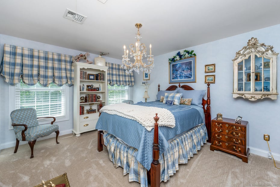 90 Soundview Avenue Photo 24