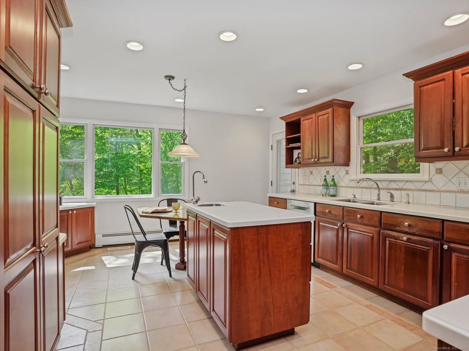 20 Mountain Wood Road Photo 10