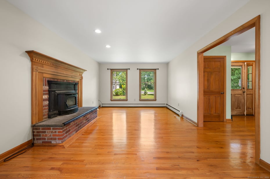 5 Allyn Lane Photo 3