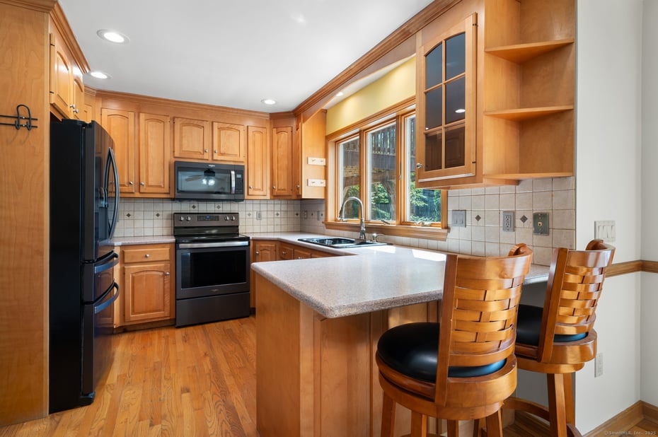 5 Allyn Lane Photo 8