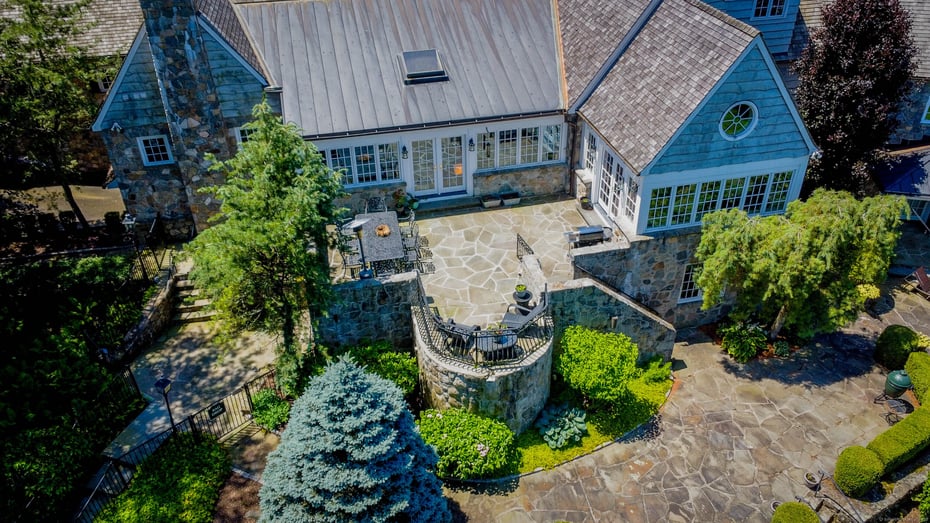 7 Taunton Lane Photo 5