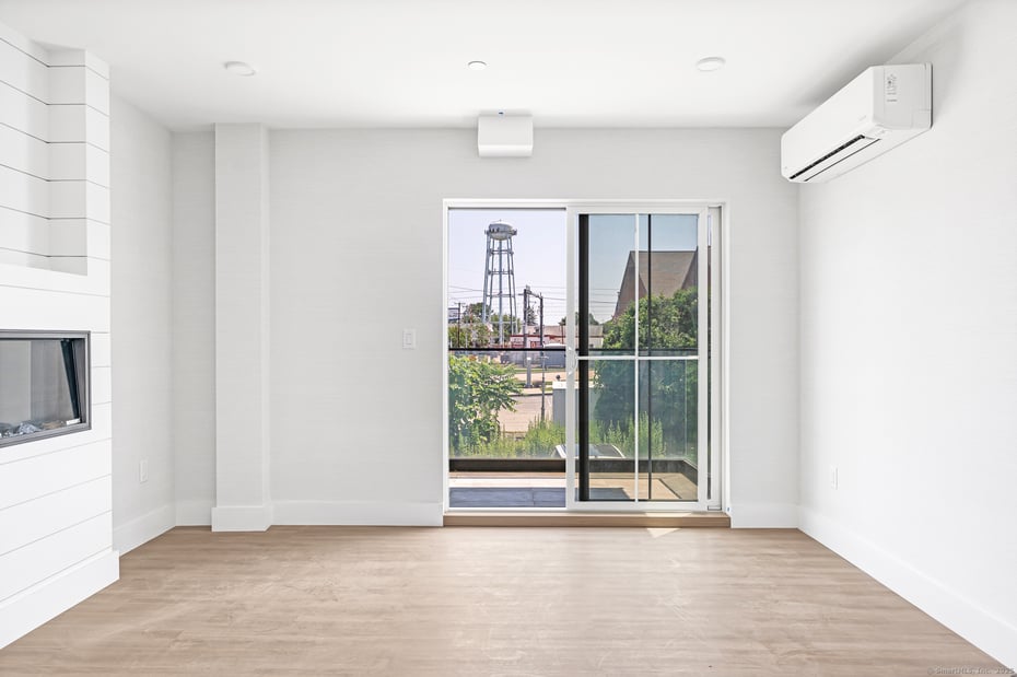 32 Broadway Avenue Photo 24