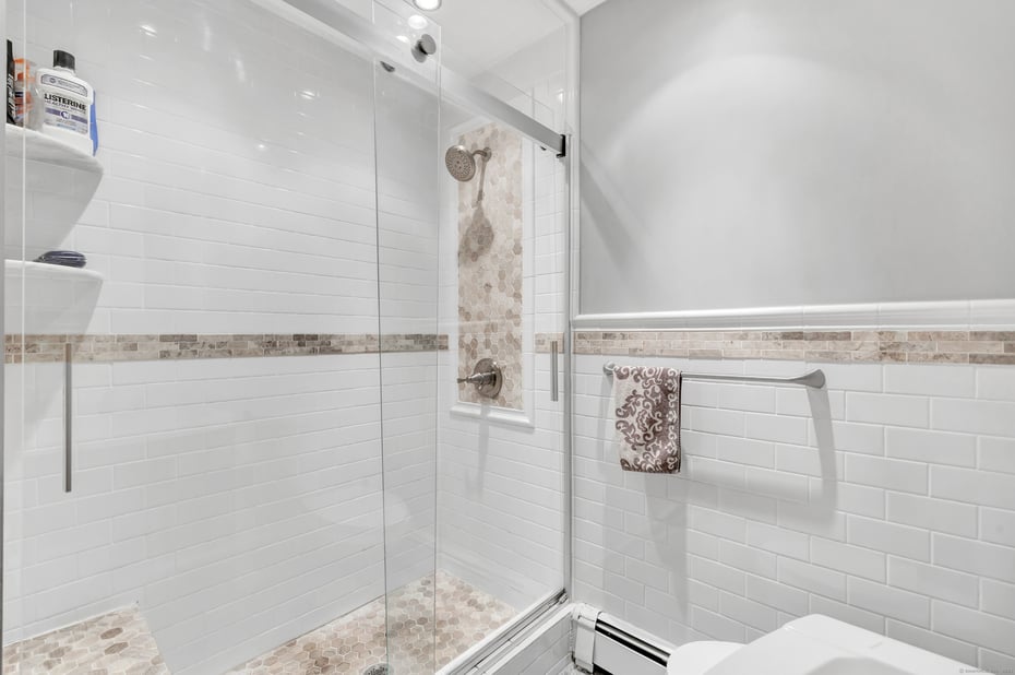 40 Walnut Street Photo 11