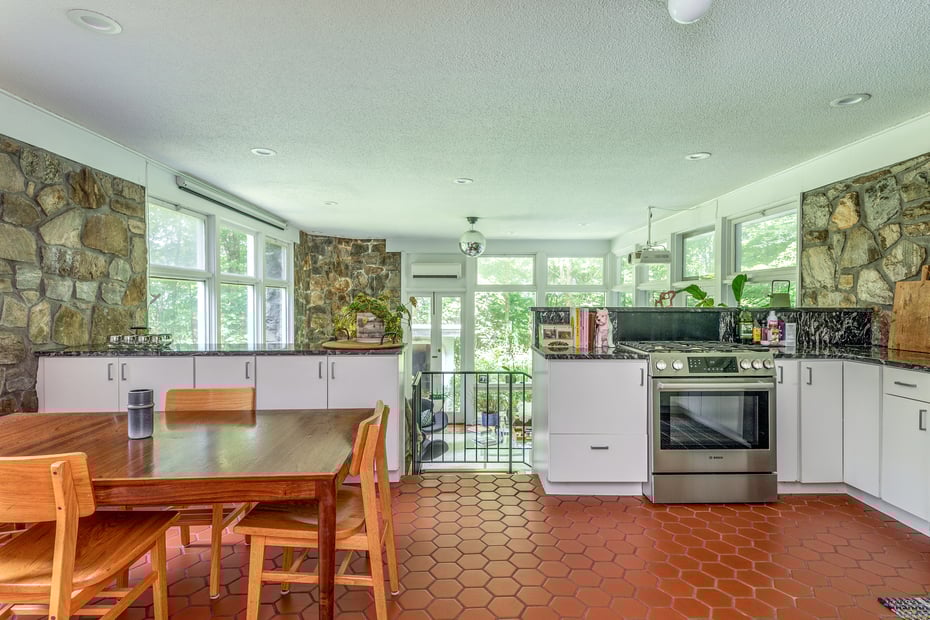 96 Sherman Road Photo 11