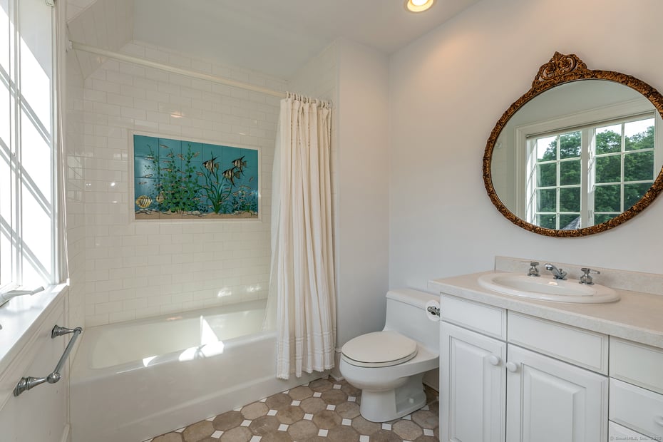 370 Northrop Street Photo 24