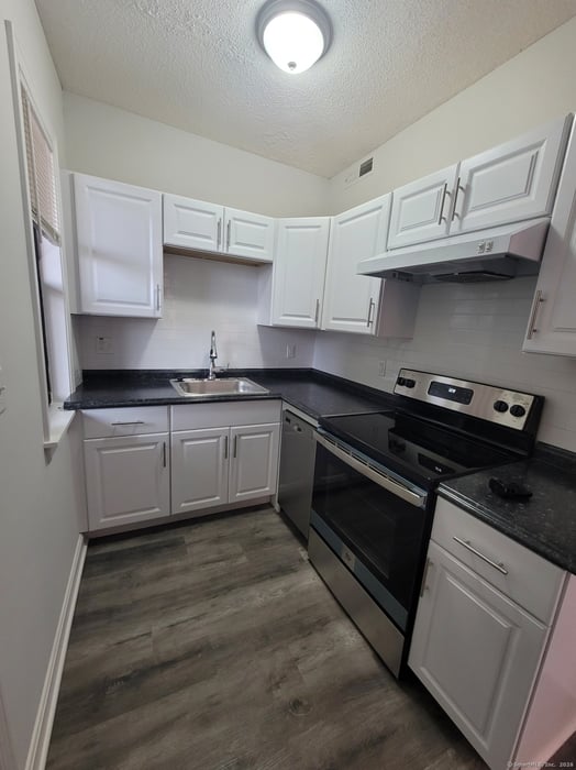 21 Harrison Place  #APT B Photo 1