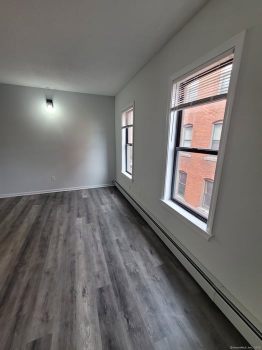 21 Harrison Place  #APT B Photo 3