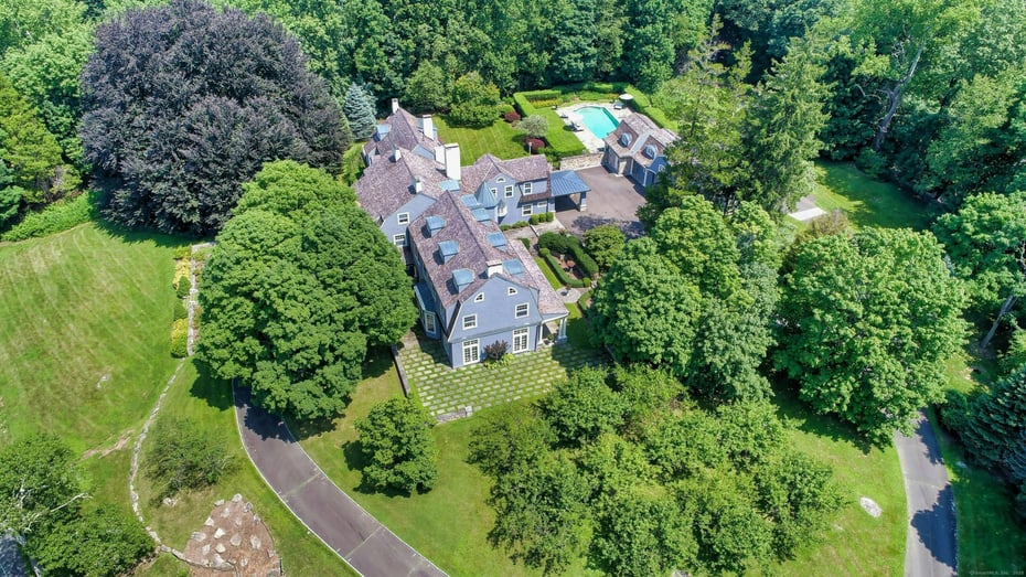 27 Country Club Road Photo 1